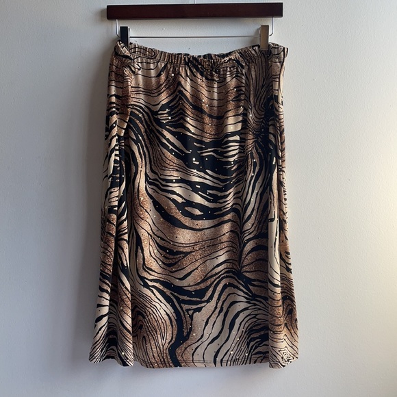 Animal Print Skirts with Gold Dots 18W - Picture 4 of 5